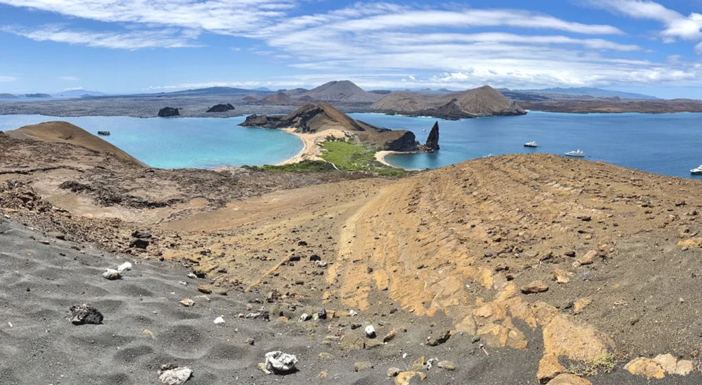 15_mirador-de-las-bahias-gemelas-isla-bartolome-2