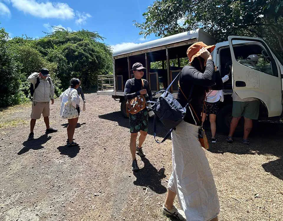 4_chiva-floreana-island-1