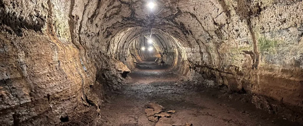 60_the-lava-tunnels-1