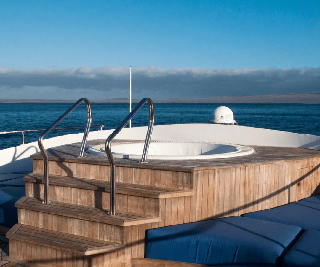 Crucero-luxury-Darwin-Tours-2