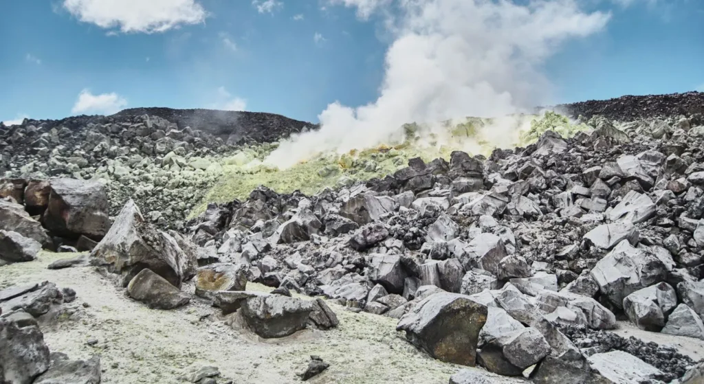 4_Volcan-de-azufre-5